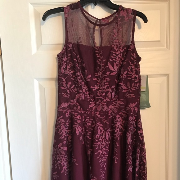 Tea length wine colored dress - Picture 2 of 4